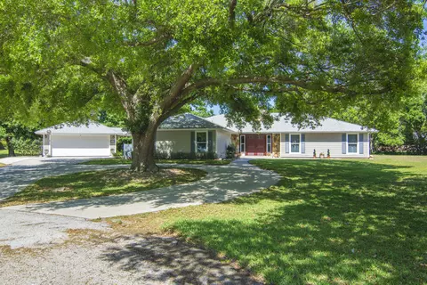 3550 4th Pl SW, Vero Beach, FL 32968