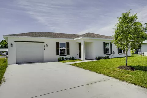5264 SE 43rd St, Okeechobee, FL 34974