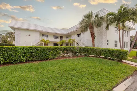 118 Yacht Club Dr #5, North Palm Beach, FL 33408