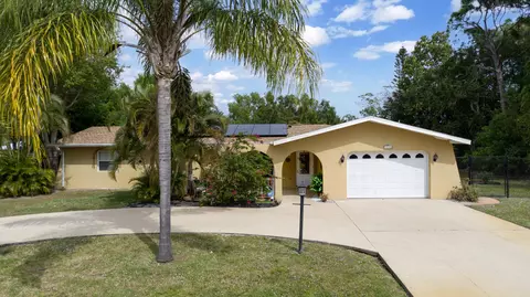 1585 SE Chiffon Ave, Port Saint Lucie, FL 34952