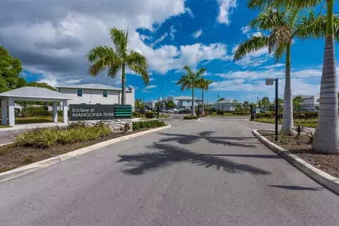 1641 Lindley St, Mangonia Park, FL 33407