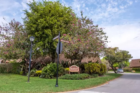 1 Atrium Cir #A, Atlantis, FL 33462