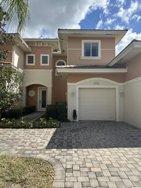 2534 Stockbridge Sq SW, Vero Beach, FL 32962