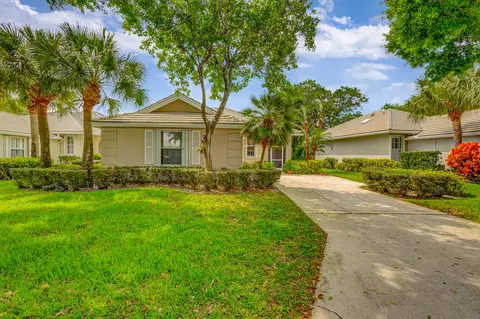 1024 Bedford Ave, Palm Beach Gardens, FL 33403