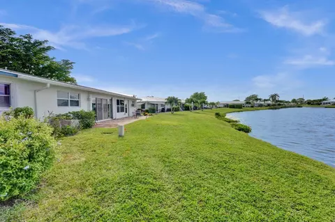 701 SW Lake Ct #103, Boynton Beach, FL 33426