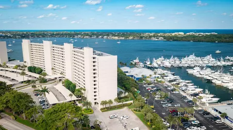 124 Lakeshore Dr #T-31, North Palm Beach, FL 33408