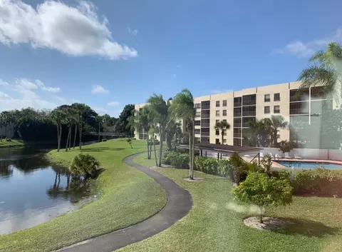 3000 NW 42nd Ave #B207, Coconut Creek, FL 33066