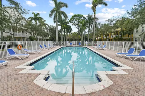 334 W Thatch Palm Cir #102, Jupiter, FL 33458