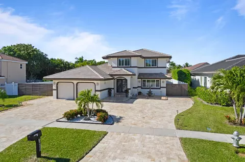 7455 Fairway Trl, Boca Raton, FL 33487