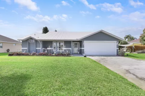 470 SE Nome Dr, Port Saint Lucie, FL 34984