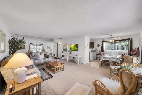 2 Lake Vista Trl #201, Port Saint Lucie, FL 34952