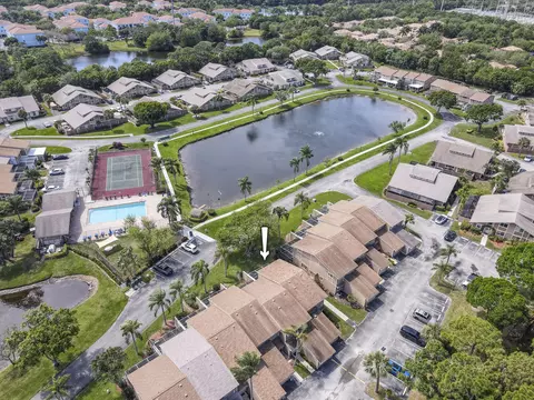 56 Maplecrest Cir, Jupiter, FL 33458
