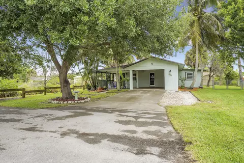 433 SW 35th St, Palm City, FL 34990