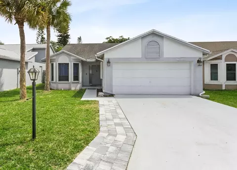 23300 Sedawie Dr, Boca Raton, FL 33433
