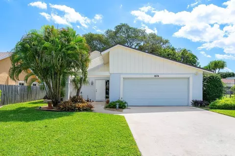 1674 Woods Bend Bnd, West Palm Beach, FL 33406