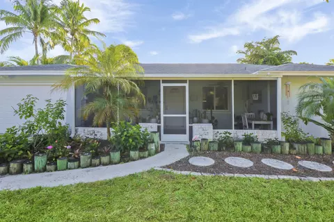 366 Maple Ave, Tequesta, FL 33469