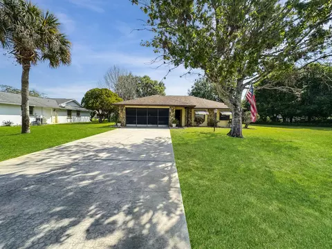 5300 Paleo Pines Cir, Fort Pierce, FL 34951