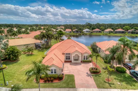 809 SW Marsh Harbor Bay, Port Saint Lucie, FL 34986