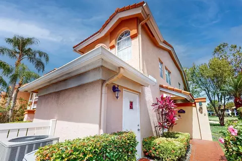 9985 Harbour Lake Cir #202, Boynton Beach, FL 33437