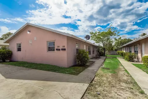 126 SW 12th Ave, Delray Beach, FL 33444