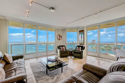 2650 Lake Shore Dr #2106, Riviera Beach, FL 33404