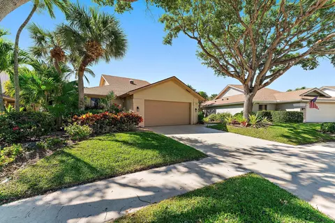 104 Knoll Way, Jupiter, FL 33477