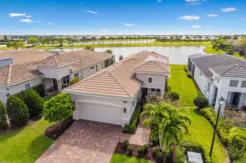 8943 SW Pepoli Way, Port Saint Lucie, FL 34987