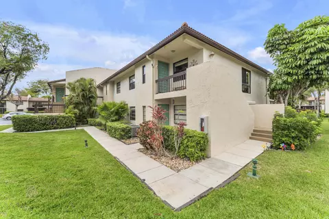 21911 Cypress Dr #47-H, Boca Raton, FL 33433