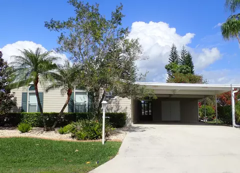 8110 9th Hole Dr, Port Saint Lucie, FL 34952
