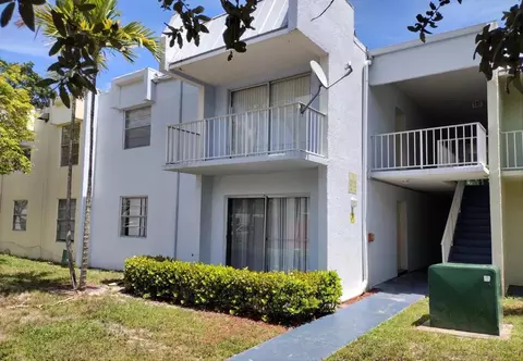 431 Executive Center Dr #208, West Palm Beach, FL 33401