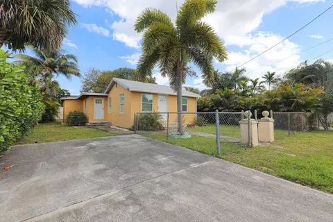 138 Ethelyn Dr, West Palm Beach, FL 33415