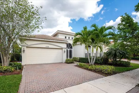 11228 SW Kingslake Cir, Port Saint Lucie, FL 34987