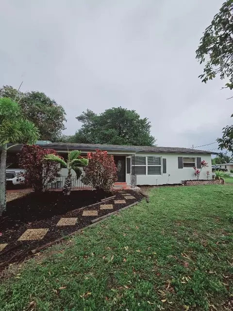 1238 W Shore Dr, West Palm Beach, FL 33406