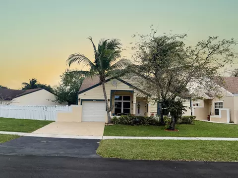 1240 SW 86th Ave, Pembroke Pines, FL 33025