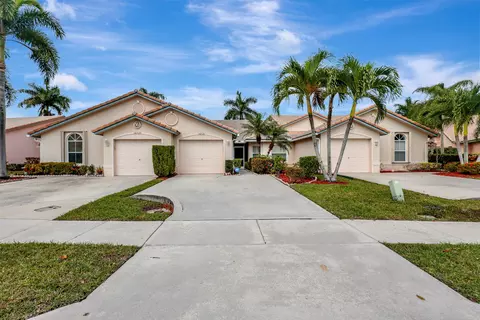 10521 Pelican Dr, Wellington, FL 33414