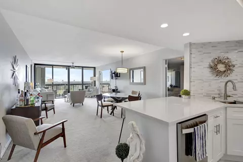 2425 Presidential Way #1503, West Palm Beach, FL 33401