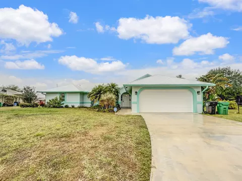 4404 SW Grace Ct, Port Saint Lucie, FL 34953