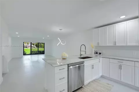 9264 Vista Del Lago #E, Boca Raton, FL 33428