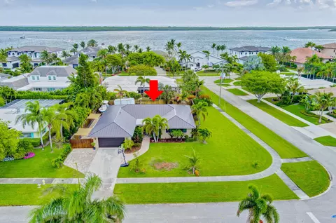 854 Fathom Ct, North Palm Beach, FL 33408