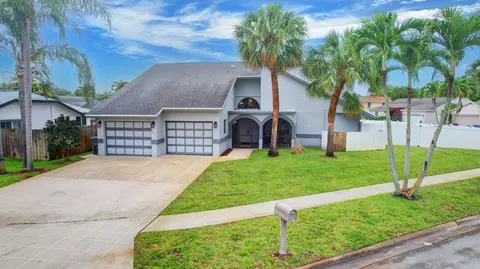 6293 Madras Cir, Boynton Beach, FL 33437
