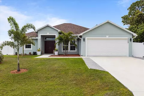 2668 SW Fair Isle Rd, Port Saint Lucie, FL 34987