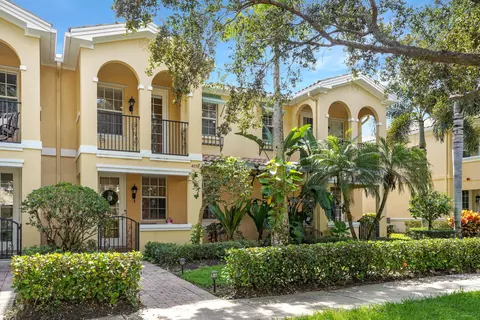 4111 Community Dr, Jupiter, FL 33458