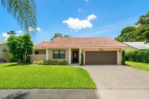 21110 White Oak Ave, Boca Raton, FL 33428