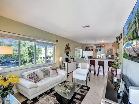1430 Holly Heights Dr #4, Fort Lauderdale, FL 33304