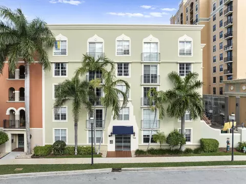 780 S Sapodilla Ave #302, West Palm Beach, FL 33401