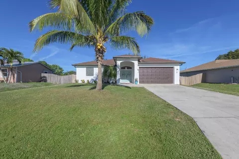 949 SW Gwendolen Ter, Port Saint Lucie, FL 34953