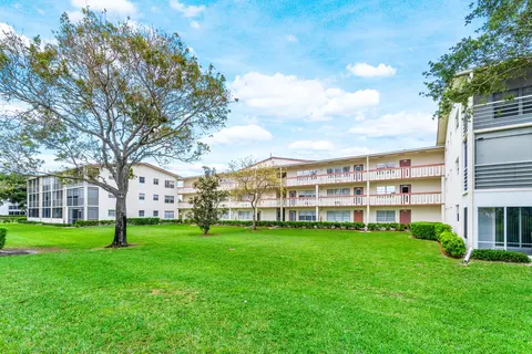 204 Preston #E, Boca Raton, FL 33434 photo 1