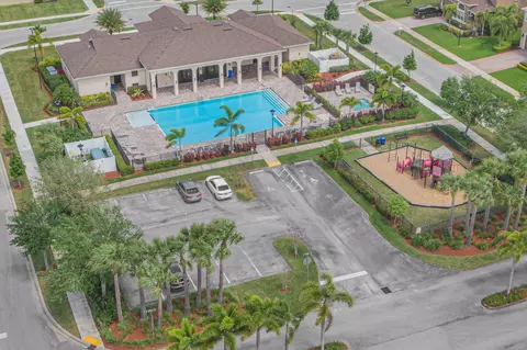 9896 E Villa Cir, Vero Beach, FL 32966