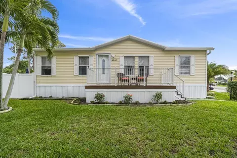 4562 Pine Grove Dr, Delray Beach, FL 33445