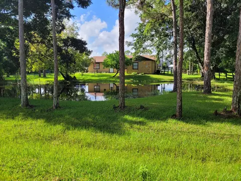 12398 66th St N, The Acreage, FL 33412